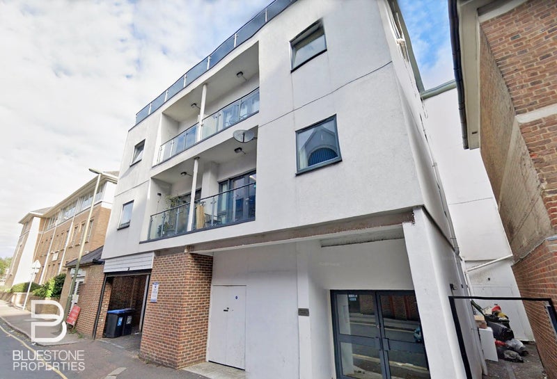 '2 bed/2 bath flat w/Balcony REDHILL RH1' Room to Rent from SpareRoom