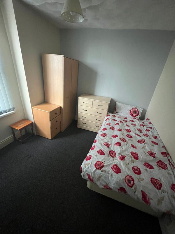 'DSS Room In Kings Heath, Westfield Rd, B14 7SU' Room to Rent from
