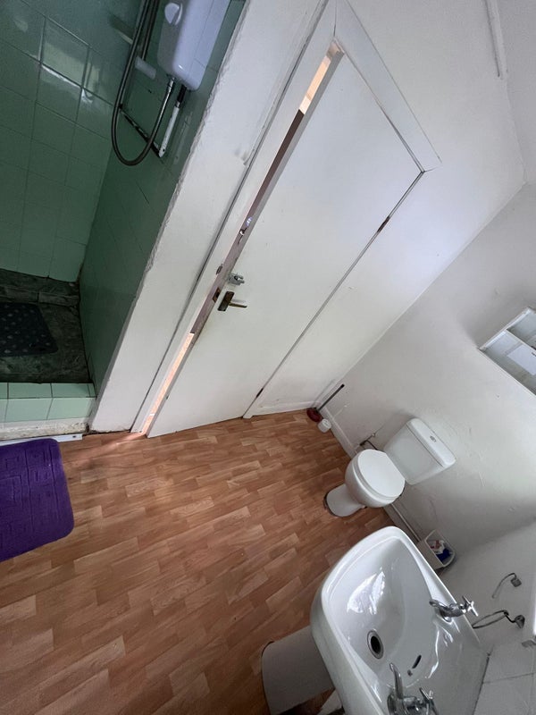 'DSS Room In Kings Heath, Westfield Rd, B14 7SU' Room to Rent from SpareRoom