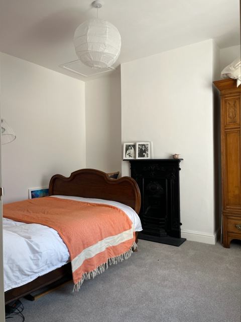 Photo 1: Bedroom