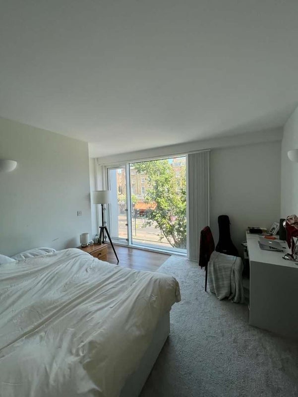 Photo 1: Master En-suite Bedroom