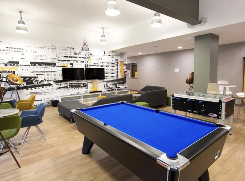 'Modern Studio Bliss in Glasgow City Center' Room to Rent from SpareRoom