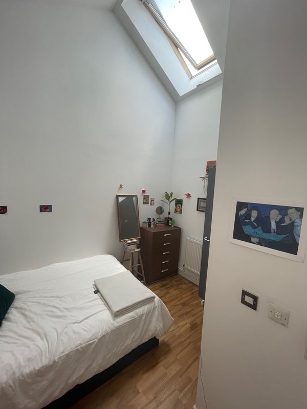 'Gorgeous room in a gorgeous flat' Room to Rent from SpareRoom