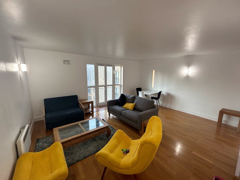 Photo 1: Living room