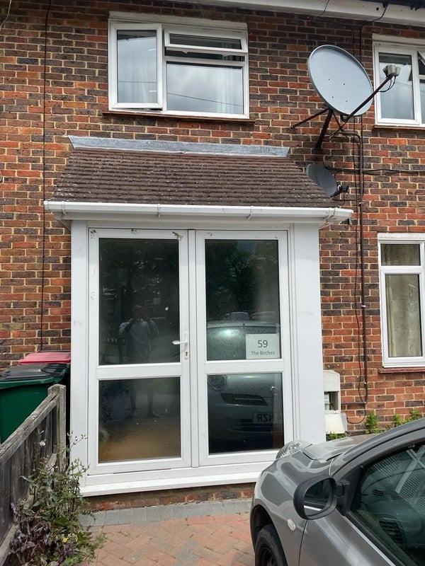 'Furnished Double Room at Crawley' Room to Rent from SpareRoom