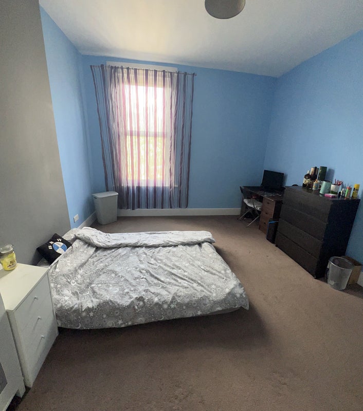 'Large double in Leytonstone next to central line' Room to Rent from