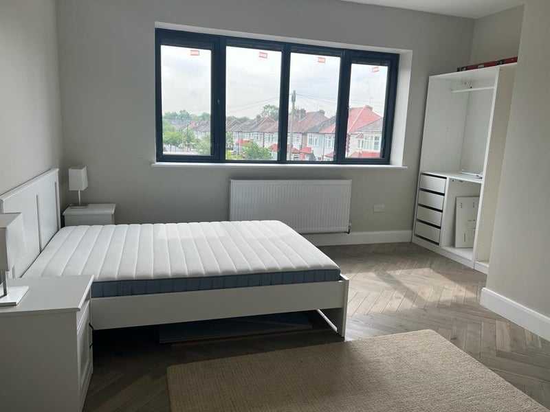 'Newly Refurbished Spacious Studi Flat' Room to Rent from SpareRoom