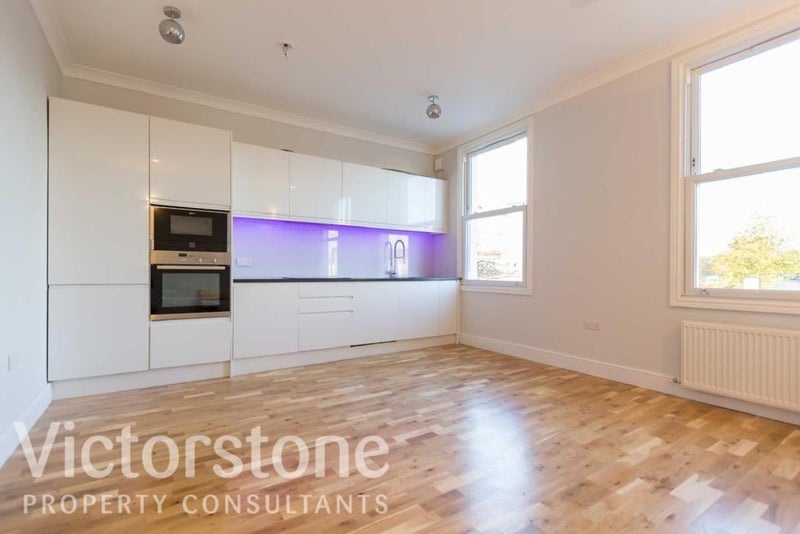 'Stunning One Bed Iwith Balcony In Caledonian Road' Room to Rent from