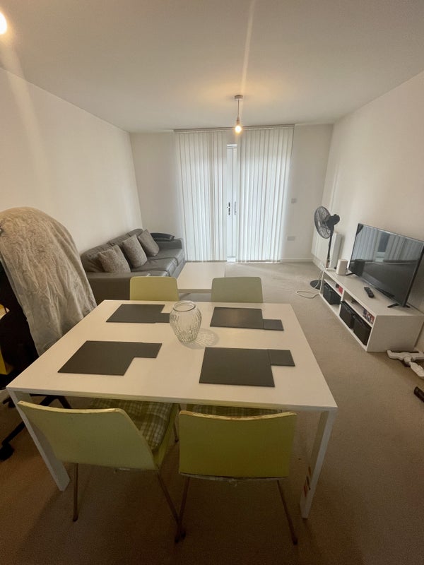 '2Bed 2 Bath Flat Salford Quays !!!' Room to Rent from SpareRoom