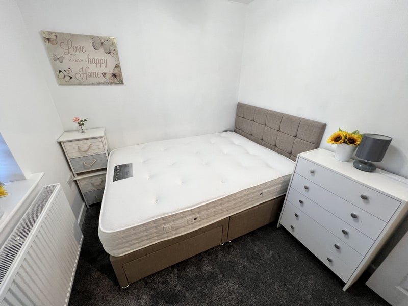 'Rooms for rent Gloucester, Quedgley GL2 area' Room to Rent from SpareRoom