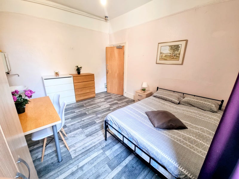 'Cozy Single Room In A Super Location Kilburn' Room to Rent from