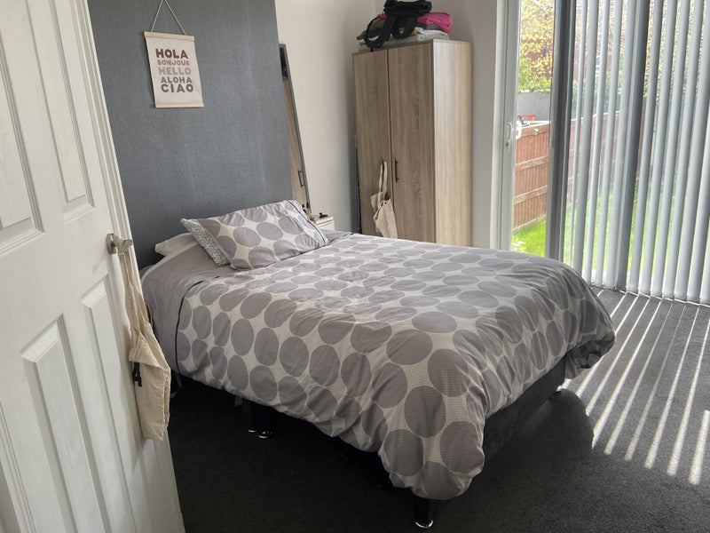 'Best 3x LARGE Double EnSuite Rooms near Aintree' Room to Rent from
