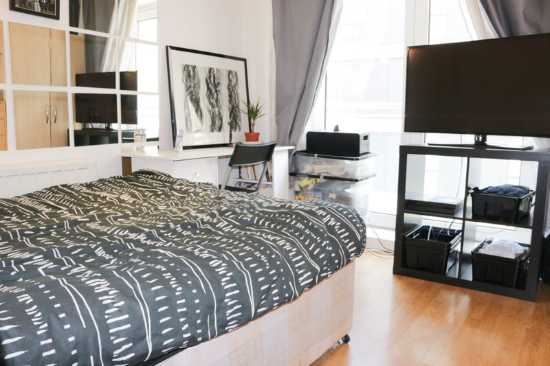 'Amazing Room Near Farringdon 0 Deposit Options' Room to Rent from SpareRoom