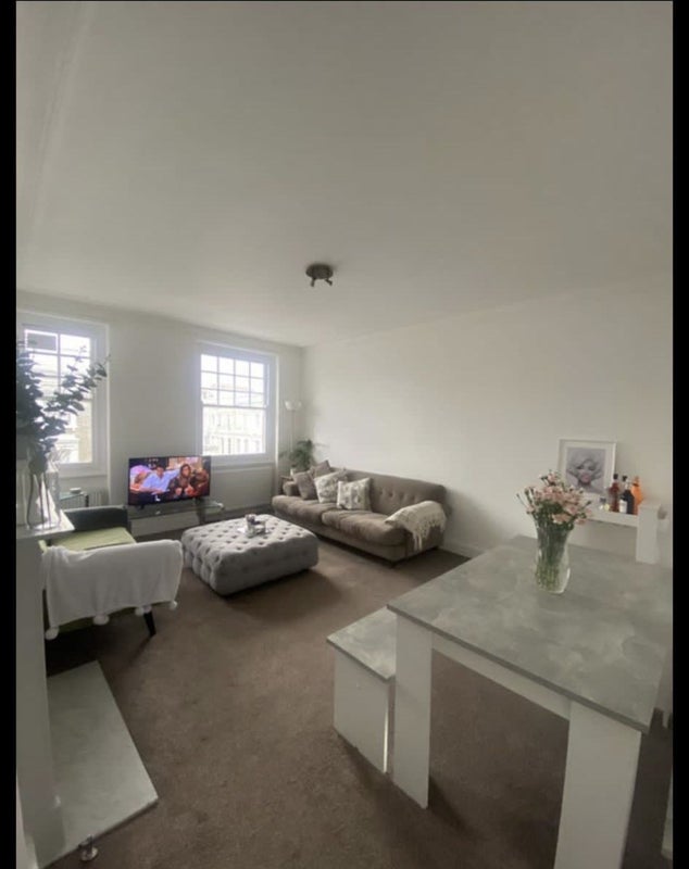 '*Available Aug* Flat Share in West Kensington ' Room to Rent from