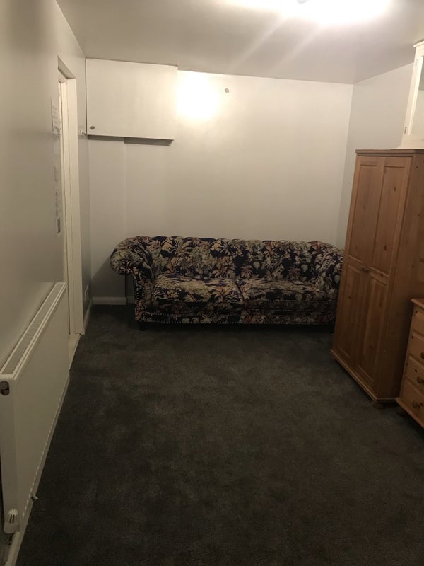 Photo 3: Room (Yours)