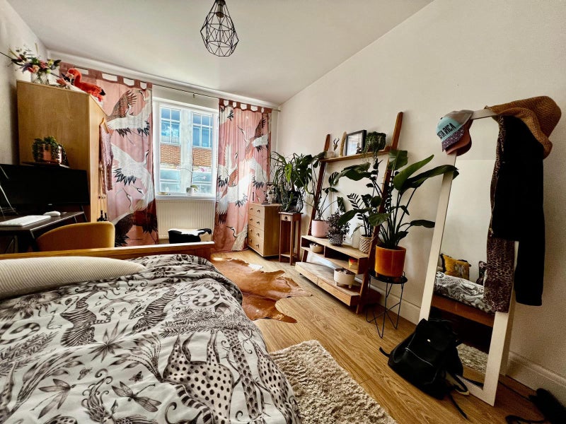 Photo 1: double room (£ 985)