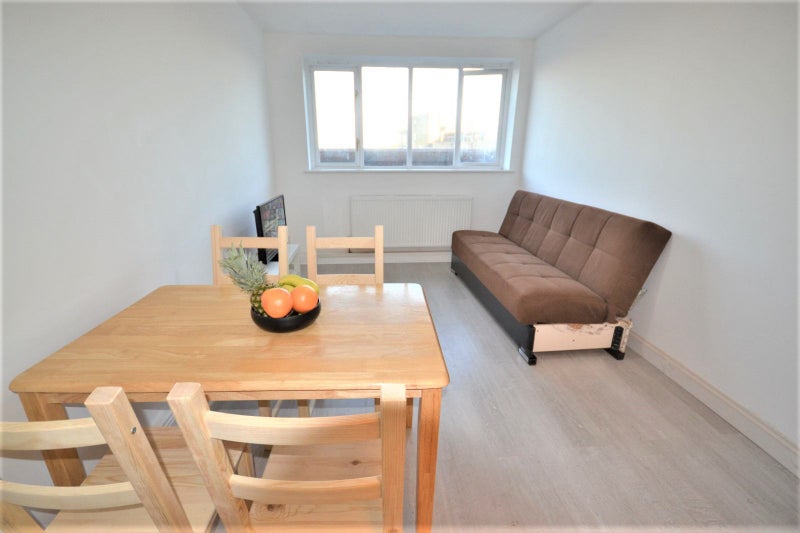 '2 Rooms In The Same Flat Seven Sisters ' Room to Rent from SpareRoom