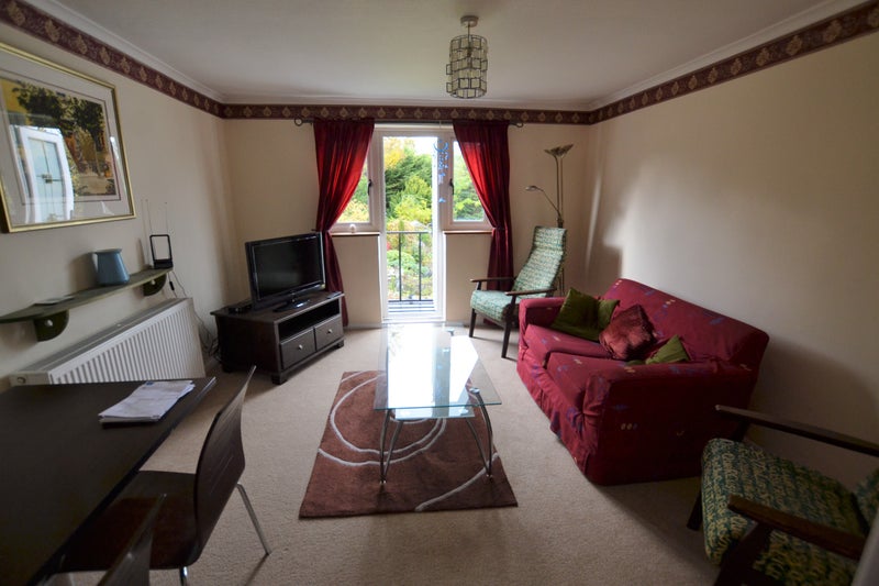 Photo 1: Lounge