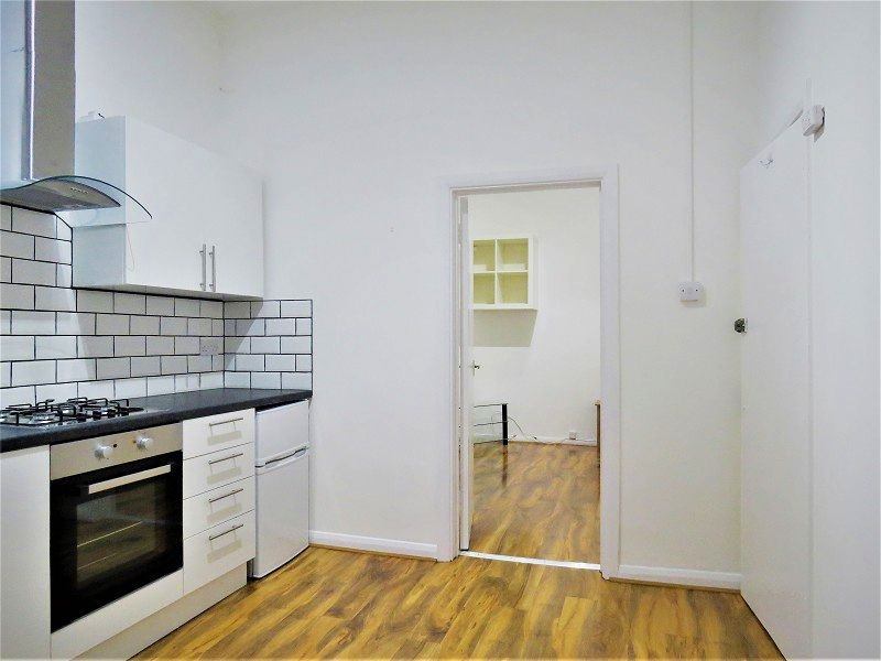 'Including bills studio flat near Liverpool St Stat' Room to Rent from SpareRoom