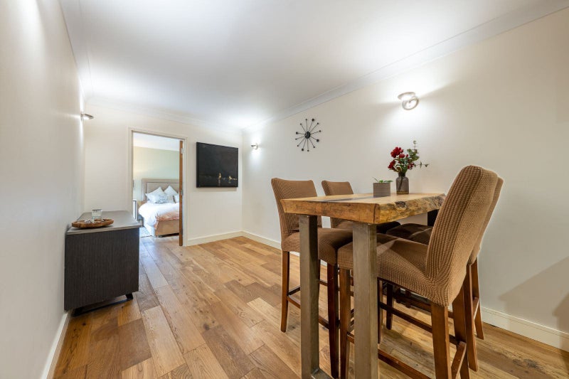 'Room in 2 bed flat W9, modern peaceful development' Room to Rent from