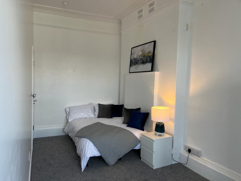 'Rooms available in a shared property Barnstaple ' Room to Rent from