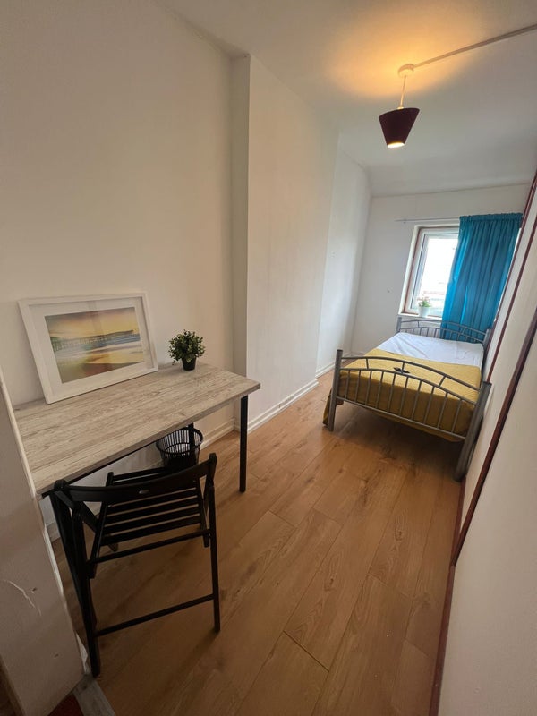 'Cheap single rooms in NW2' Room to Rent from SpareRoom