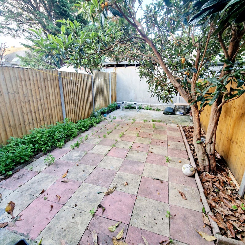 '3 Double rooms available in East Ham E6 ' Room to Rent from SpareRoom