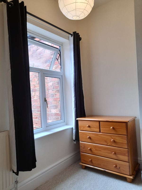 'Double room Castle Gresley' Room to Rent from SpareRoom