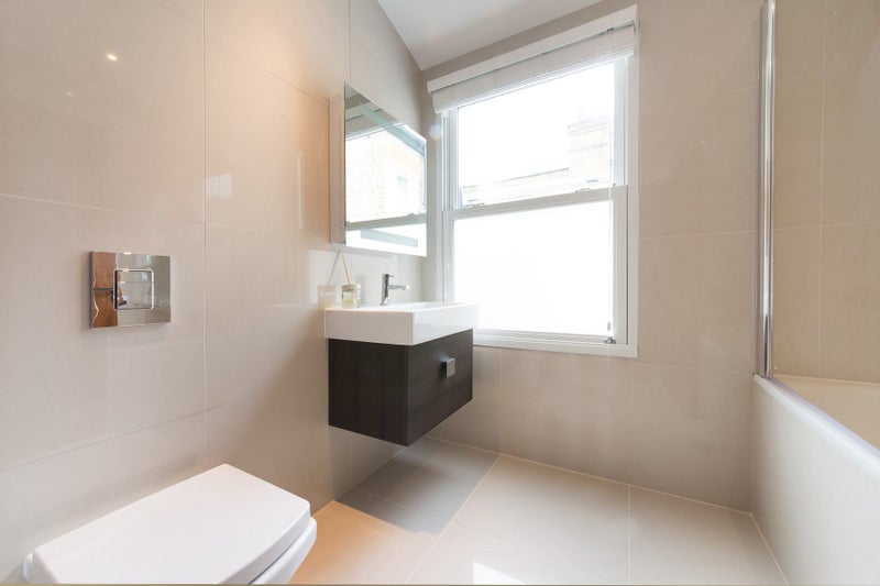 'Stunning Double Bedroom Hammersmith/Fulham' Room to Rent from SpareRoom