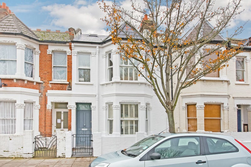 'Stunning Double Bedroom Hammersmith/Fulham' Room to Rent from SpareRoom