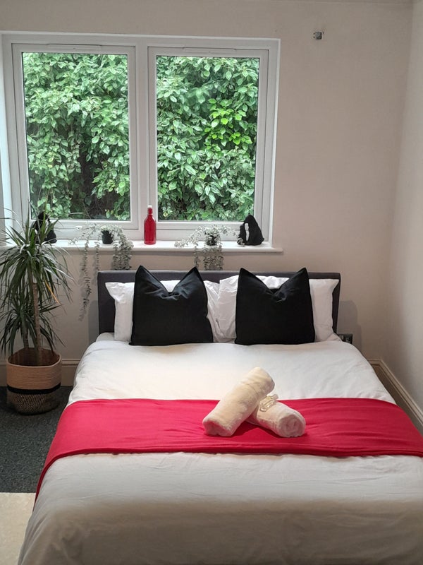 'Spacious 2 Bedroom Flat' Room to Rent from SpareRoom