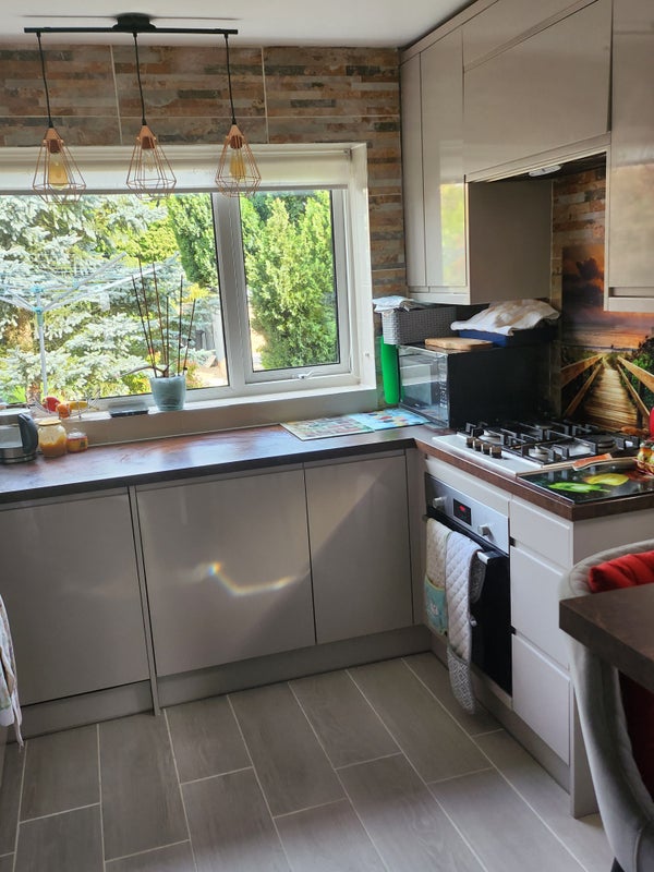 Photo 1: Kitchen