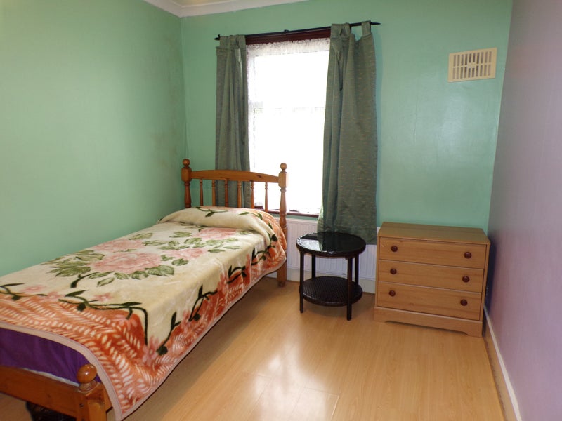 'Double Bedroom Leyton E10' Room to Rent from SpareRoom
