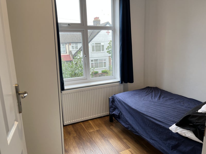 Photo 7: Single room