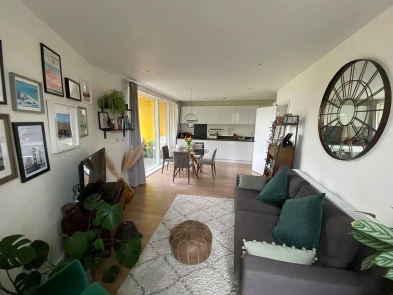 'Modern 2 bed flat to rent in Brixton' Room to Rent from SpareRoom