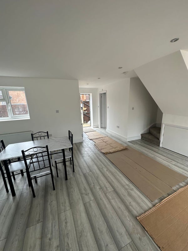 'Lovely Newbuild 2 Bedroom Properties in Rainham' Room to Rent from