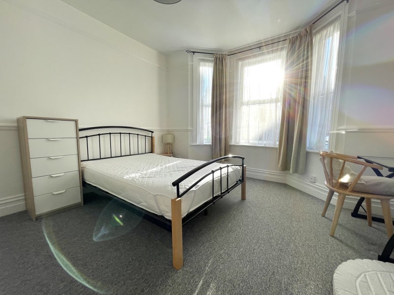 'Large Room in Winton near BMTH, Hospital & JPM' Room to Rent from