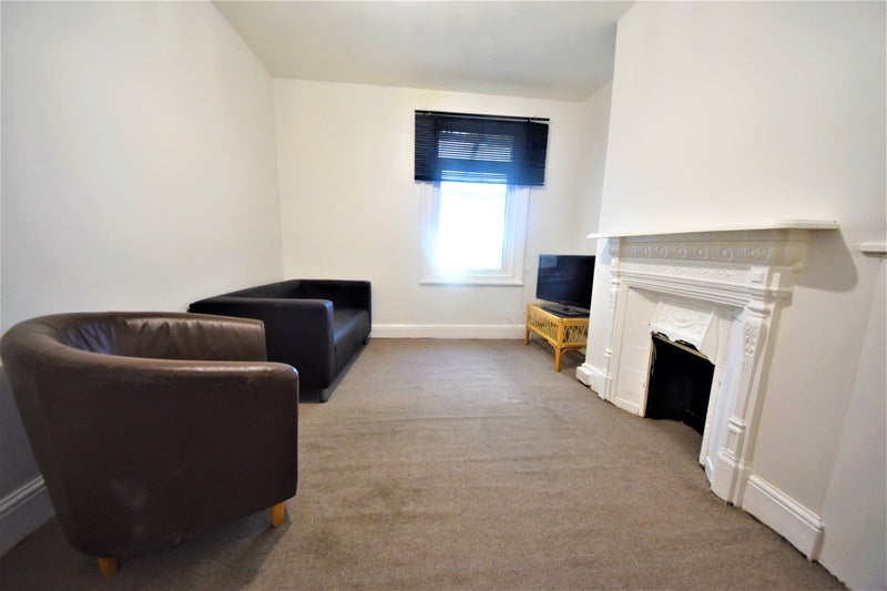 'Studio West Reading' Room to Rent from SpareRoom