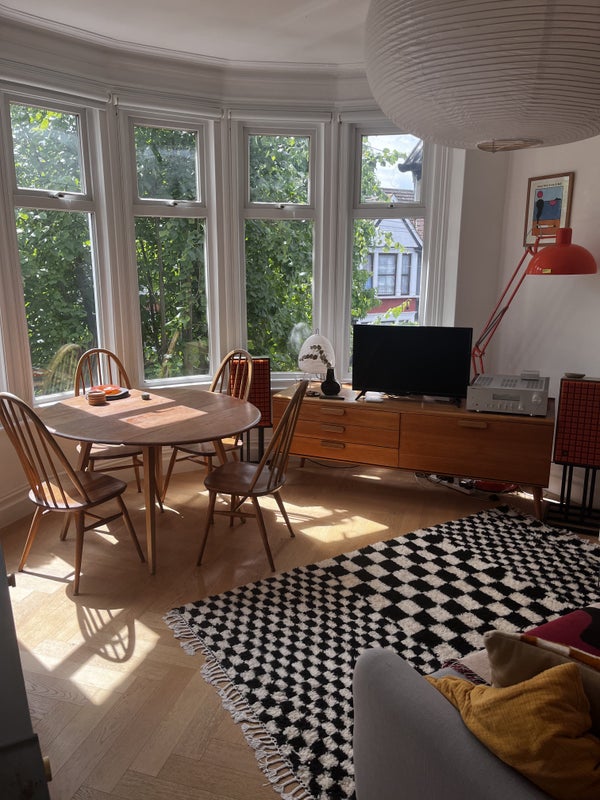 'Sunny creative Leyton 1 bed flat available for Sep' Room to Rent from