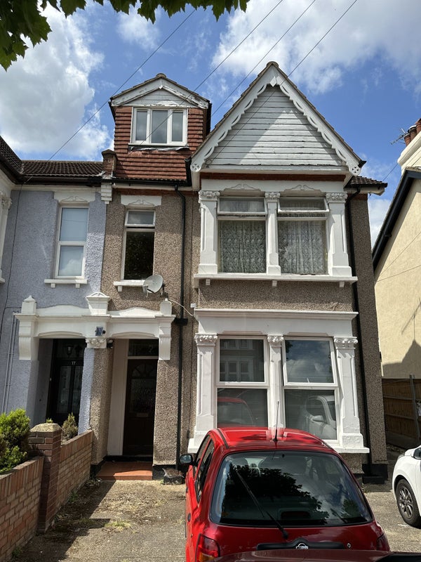 'New Cosy 1Bed In Westcliff' Room to Rent from SpareRoom