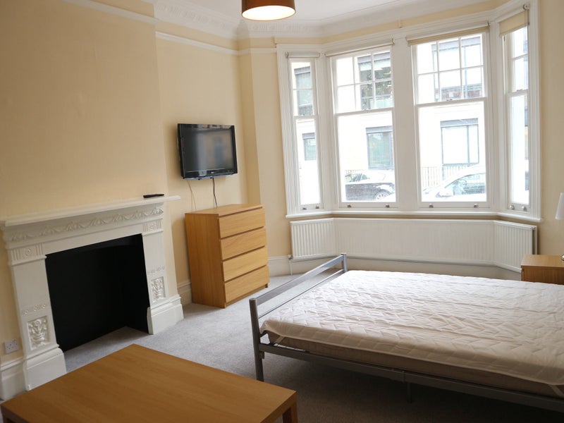 'Newly Refurbished House In Hammersmith' Room to Rent from SpareRoom