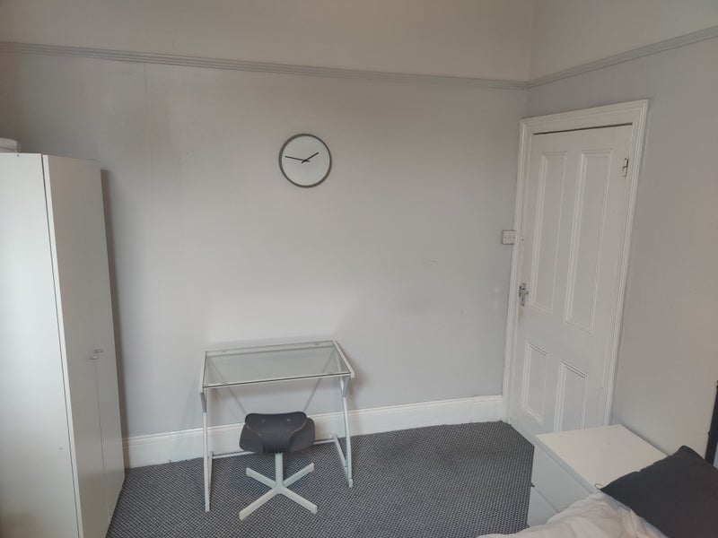'Cosy double room close to Catford stations ' Room to Rent from SpareRoom