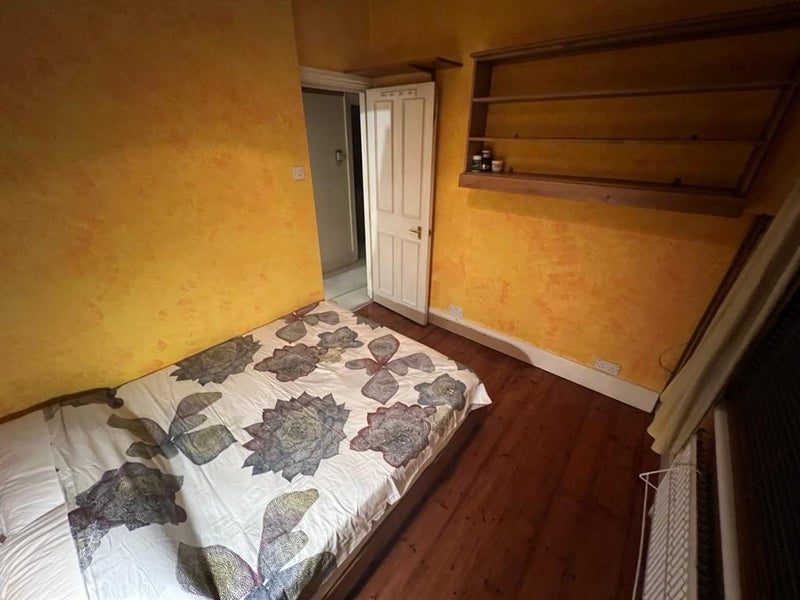 Photo 1: the 3x3x3m room