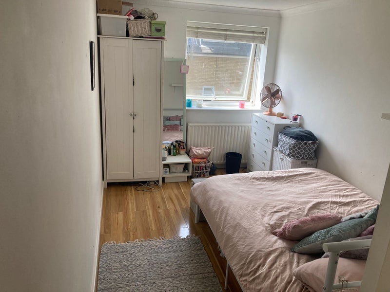 'Bright Flat Near Hove Station ' Room to Rent from SpareRoom