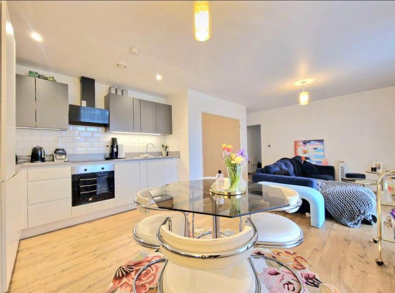 'Double room in 2 bed flat' Room to Rent from SpareRoom