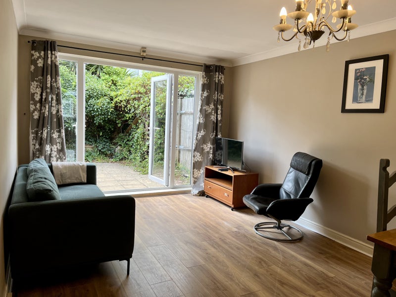 'Furnished 3bed house available in Vauxhall ' Room to Rent from SpareRoom