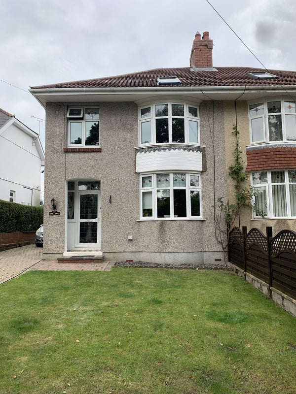 Photo 1: House front