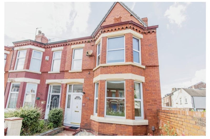 '2 large rooms in house' Room to Rent from SpareRoom