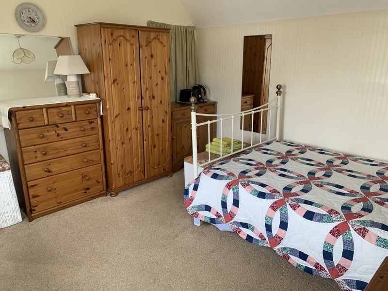 'Newbridge house seeks 3rd professional housemate,' Room to Rent from