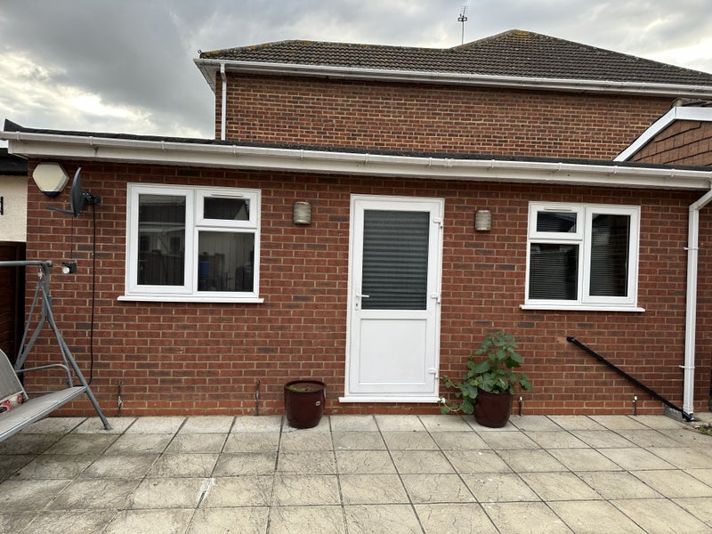 'Brand New Furnished studio near Heathrow airport' Room to Rent from